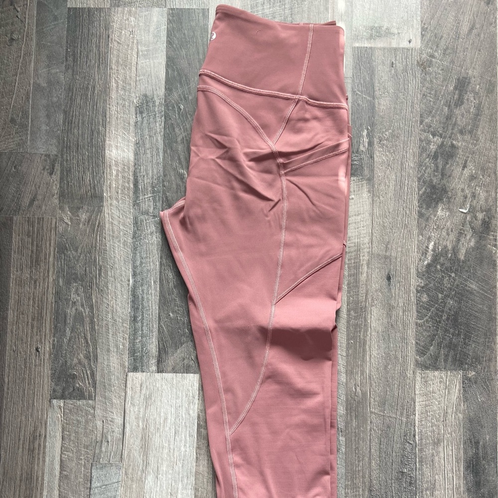 EUC Lululemon size 8 All The Right Places crop